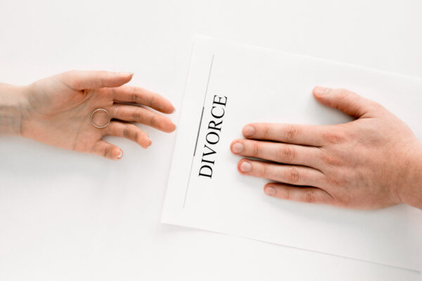 Cum să depășești divorțul: sfaturi practice, emoționale și juridice