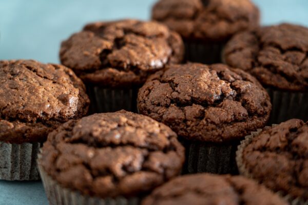 Rețete de muffins dulci sau sărați: cu banane și nuci, ciocolată sau vanilie, brânză sau șuncă
