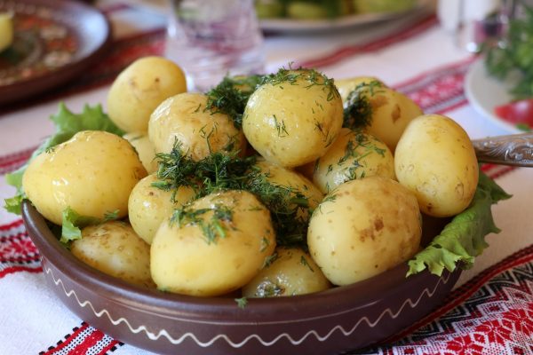 Rețete de sezon în care mărarul este ingredient principal