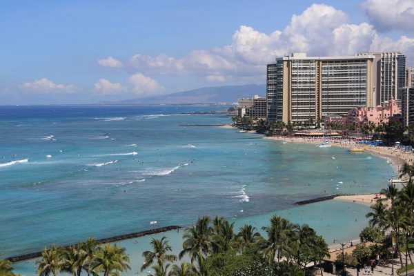 Vacanță în Honolulu: oraș vibrant pe plaja Waikiki