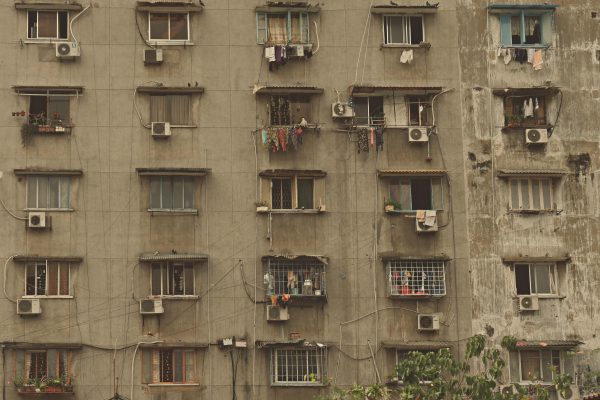 Apartament nou sau vechi: avantaje, riscuri și costuri ascunse